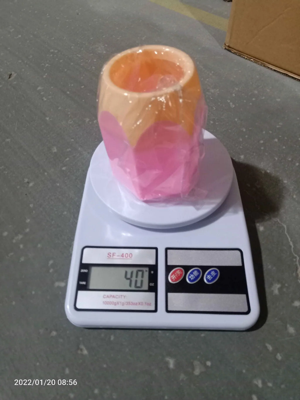 Portalápices kawai en forma de lápiz