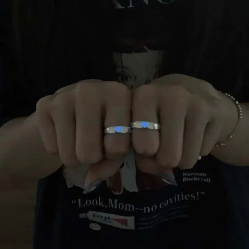 Anillo luminoso de pareja con corazón