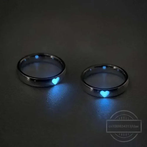Anillo luminoso de pareja con corazón