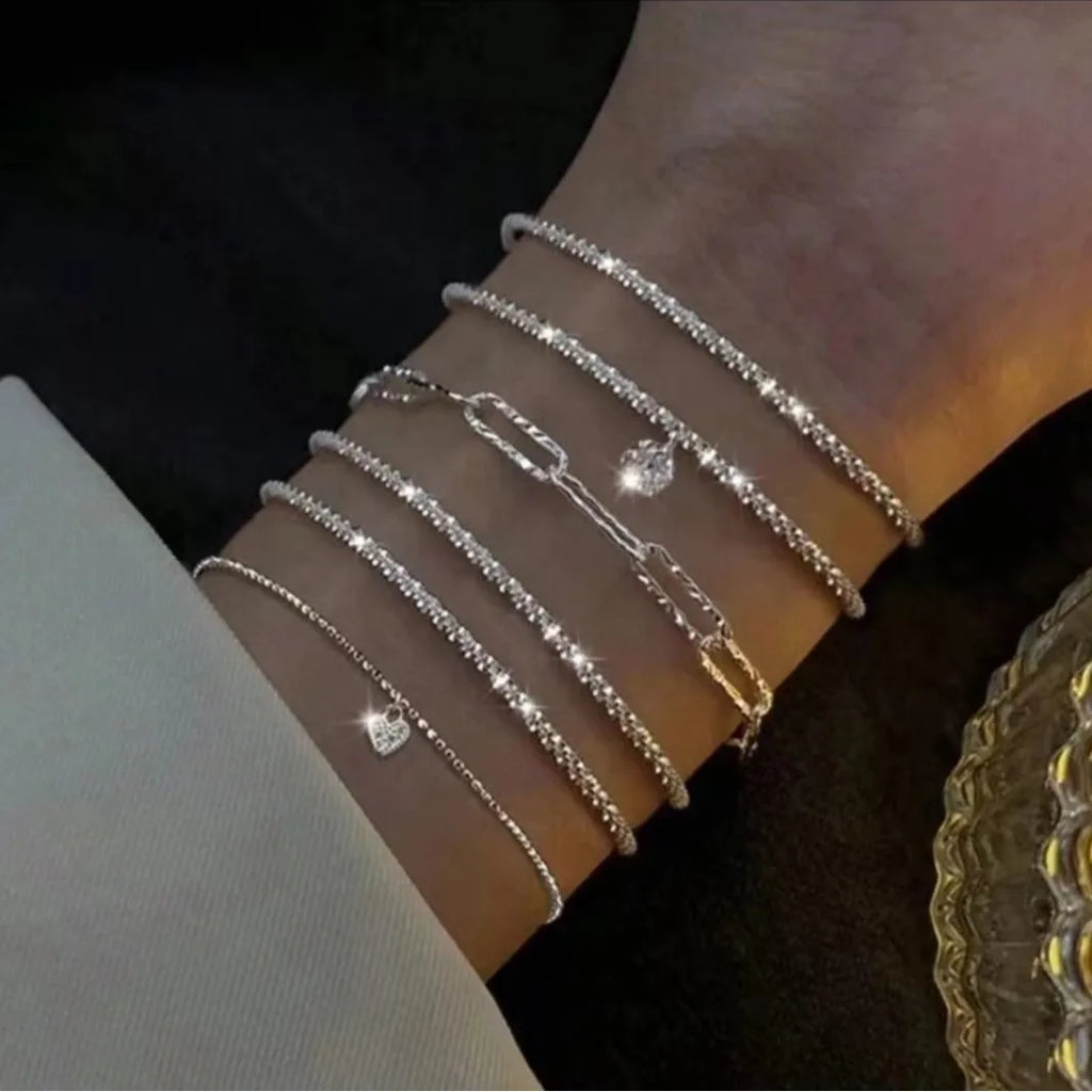 Juego de 4 pulseras de metal con gemas verdes y diamantes de imitación