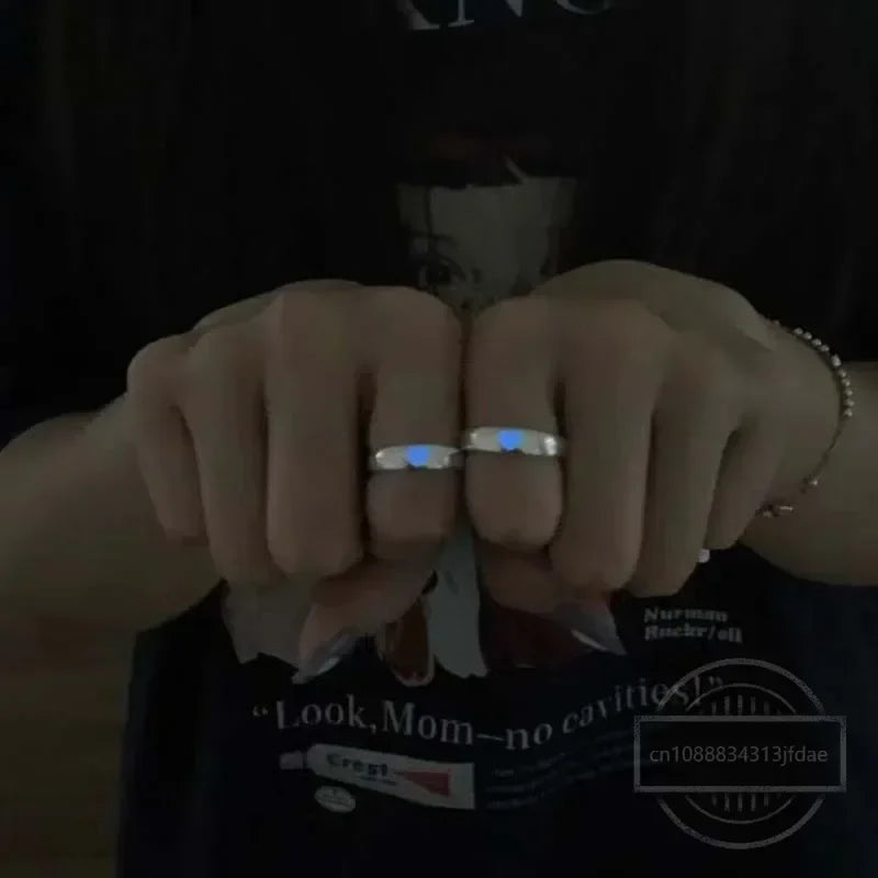 Anillo luminoso de pareja con corazón